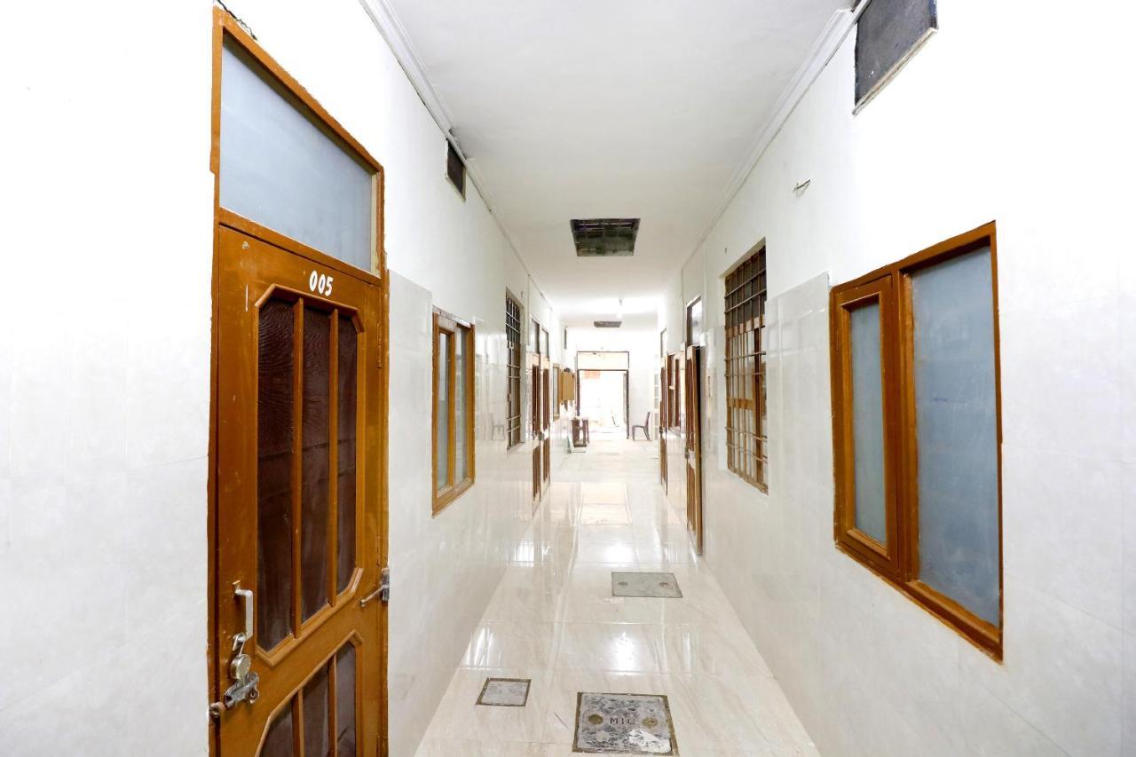 SPOT ON 44679 Hotel Samrat Sohāna Buitenkant foto