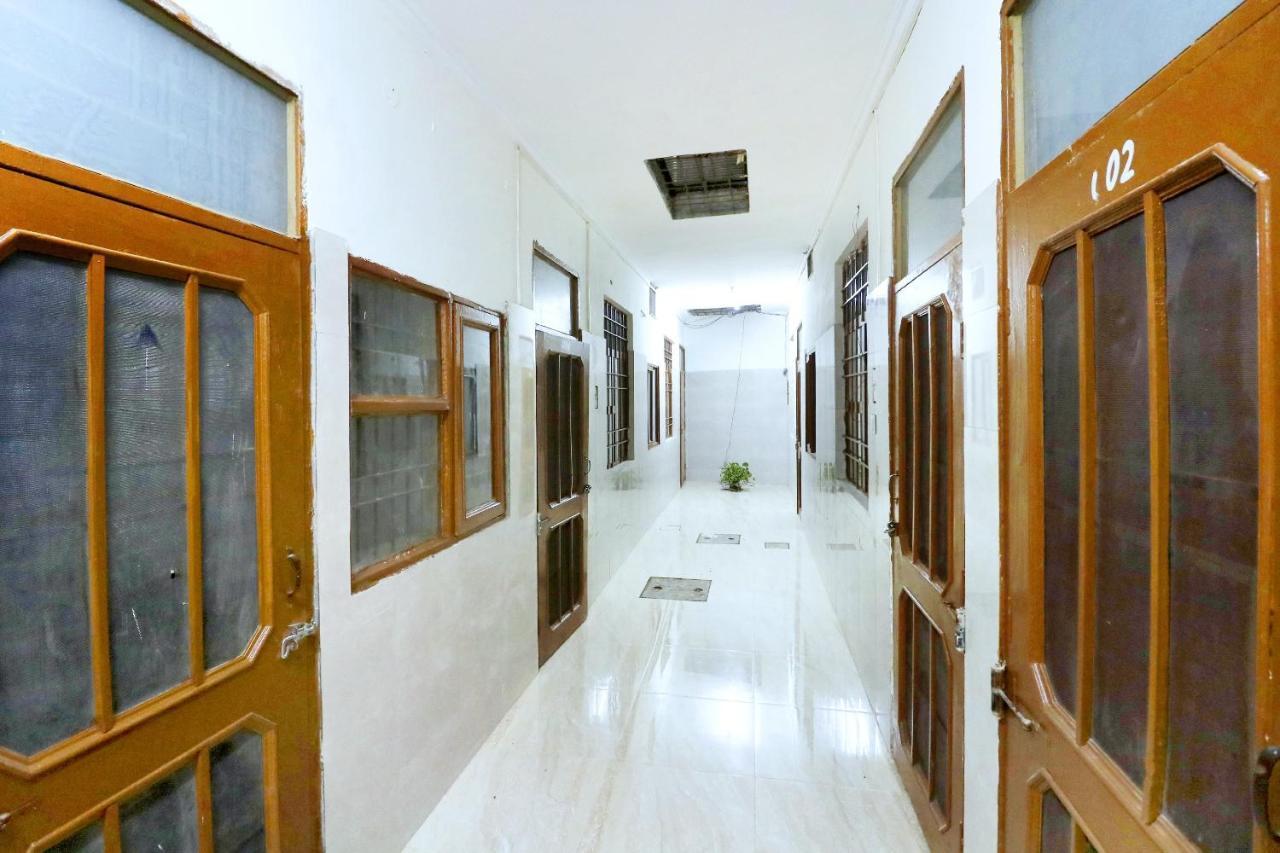 SPOT ON 44679 Hotel Samrat Sohāna Buitenkant foto
