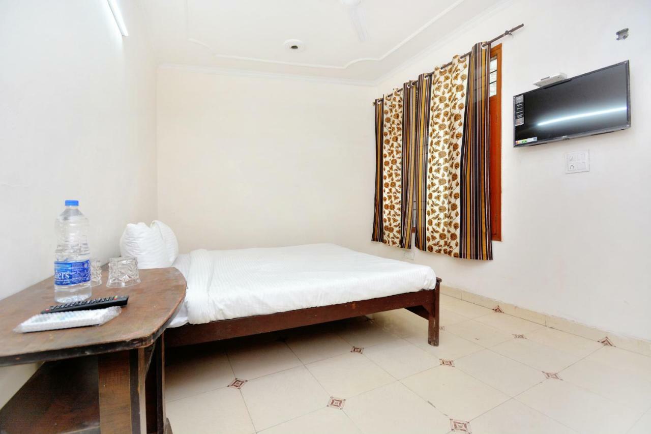 SPOT ON 44679 Hotel Samrat Sohāna Buitenkant foto