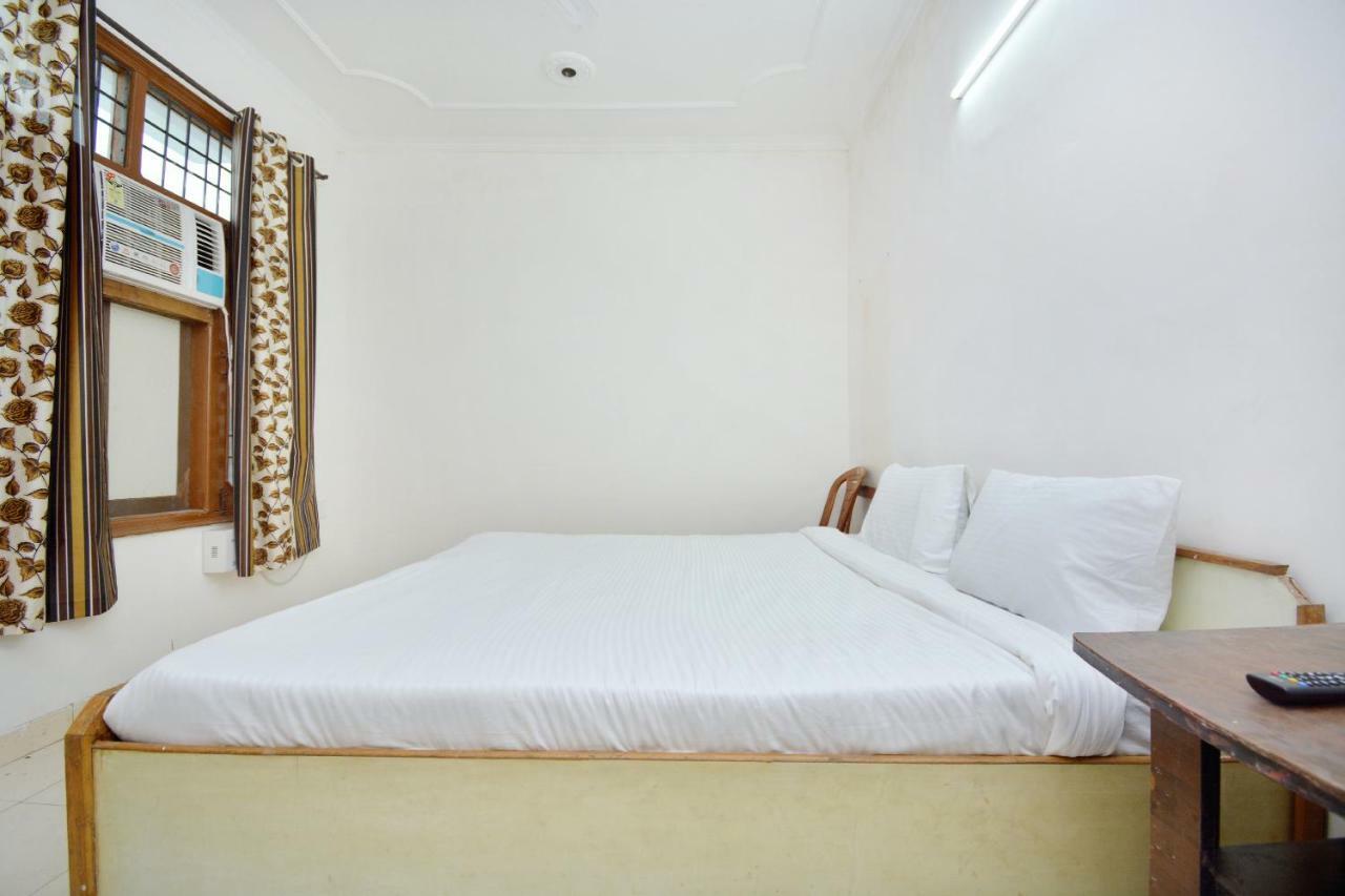 SPOT ON 44679 Hotel Samrat Sohāna Buitenkant foto